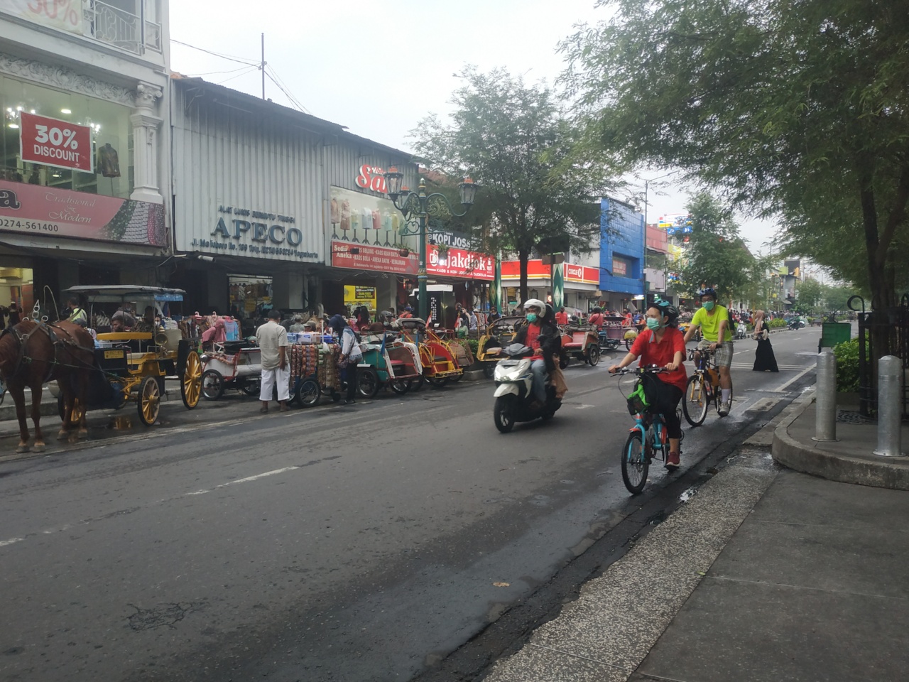 Suasana Maliboro, DIY masih ramai direncanakan para PKL direlokasi mulai hari ini, Rabu (26/1)
