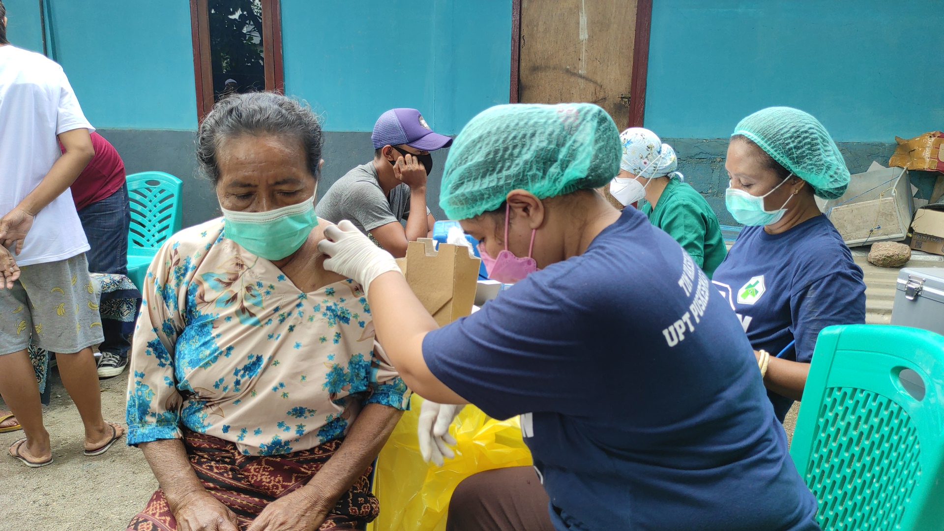 Pelaksanaan vaksinasi covid-19 di Flores Timur, NTT terus digencarkan karena belum mencapai target nasional, Rabu (19/1/2021)