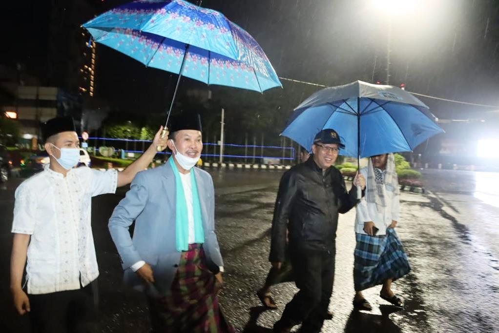 Wali Kota Palembang Harnojoyo meninjau kawasan Sungai Sekanak Lambidaro dan pompa di Jalan Kapten A Rivai, Kota Palembang