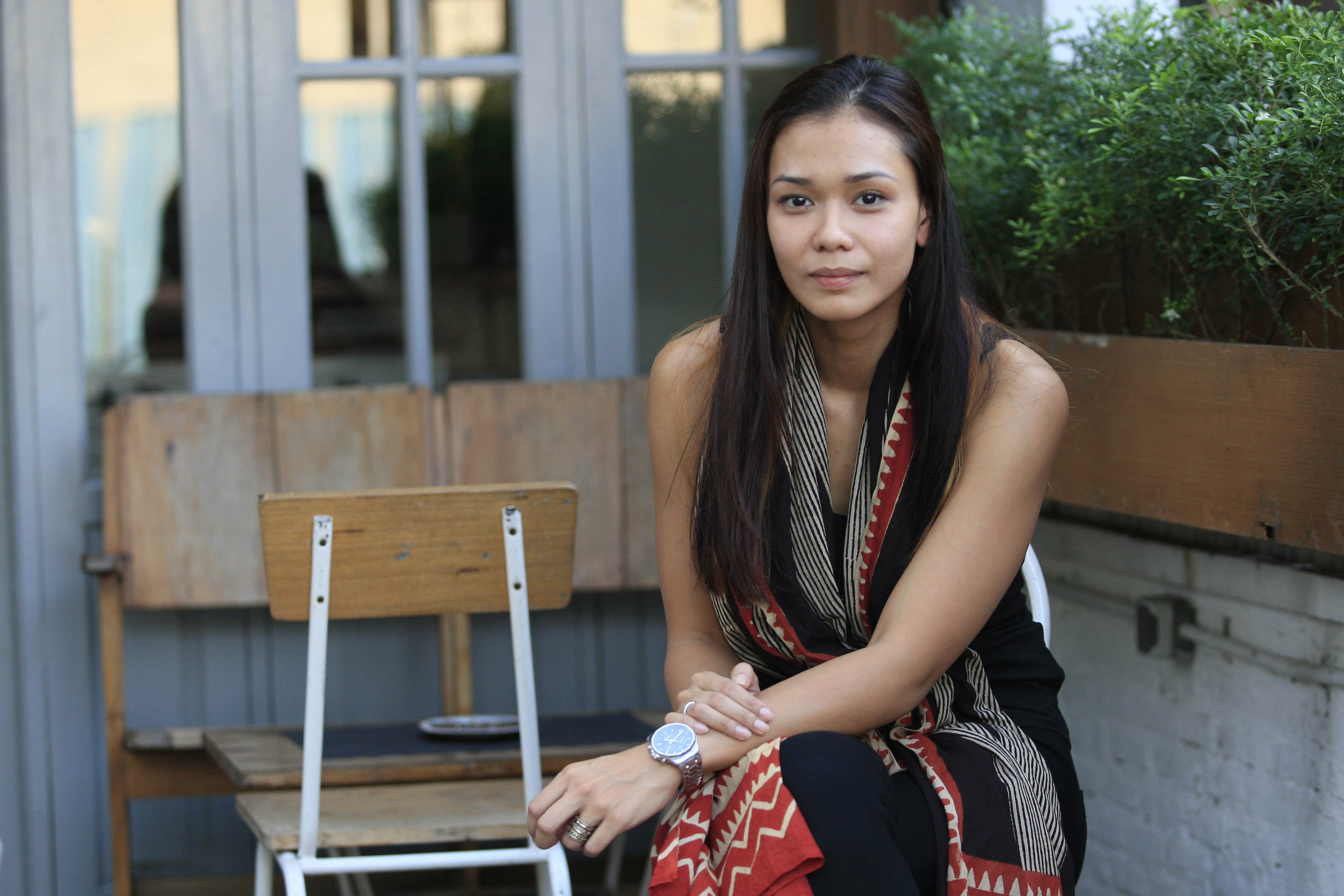 Pengalaman Syuting Adinia Wirasti di Film Kamu Tidak Sendiri