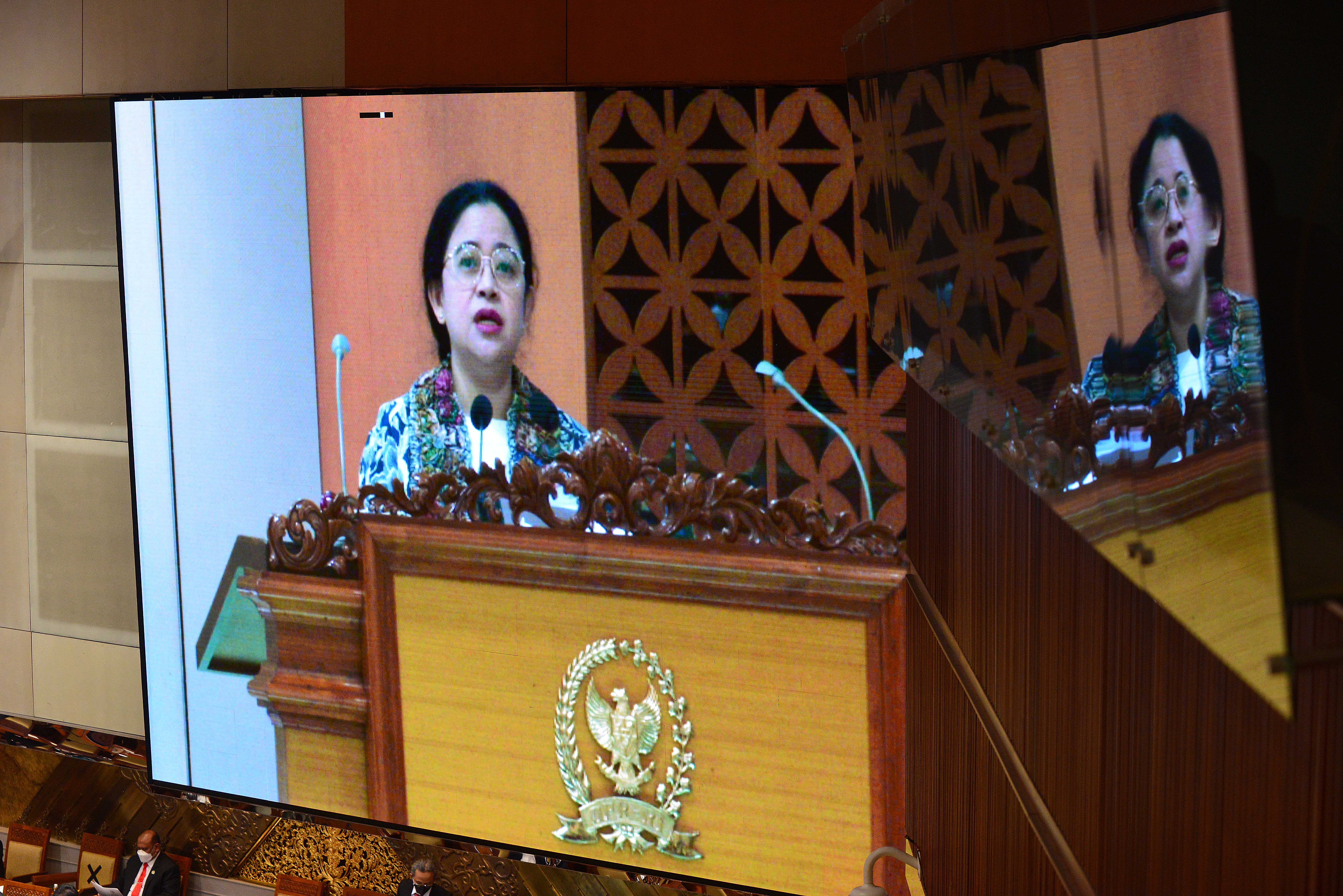 Rapat paripurna pembukaan masa sidang 2021-2022 di Gedung Nusantara II, Kompleks Parlemen Senayan, Jakarta, Selasa (11/01/2022)