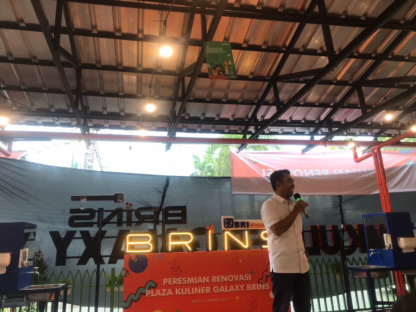 Acara renovasi kios di Plaza Kuliner Galaxy Bekasi Selatan.