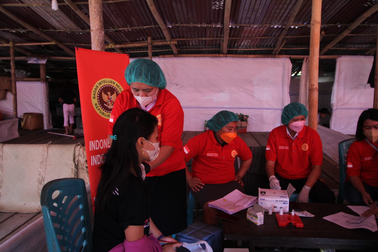 Binda Sulsel terus menggencarkan vaksinasi covi-19, kali ini digelar di acara Rambu Solok di Poros Tallunglipu, Kabupaten Toraja Utara.