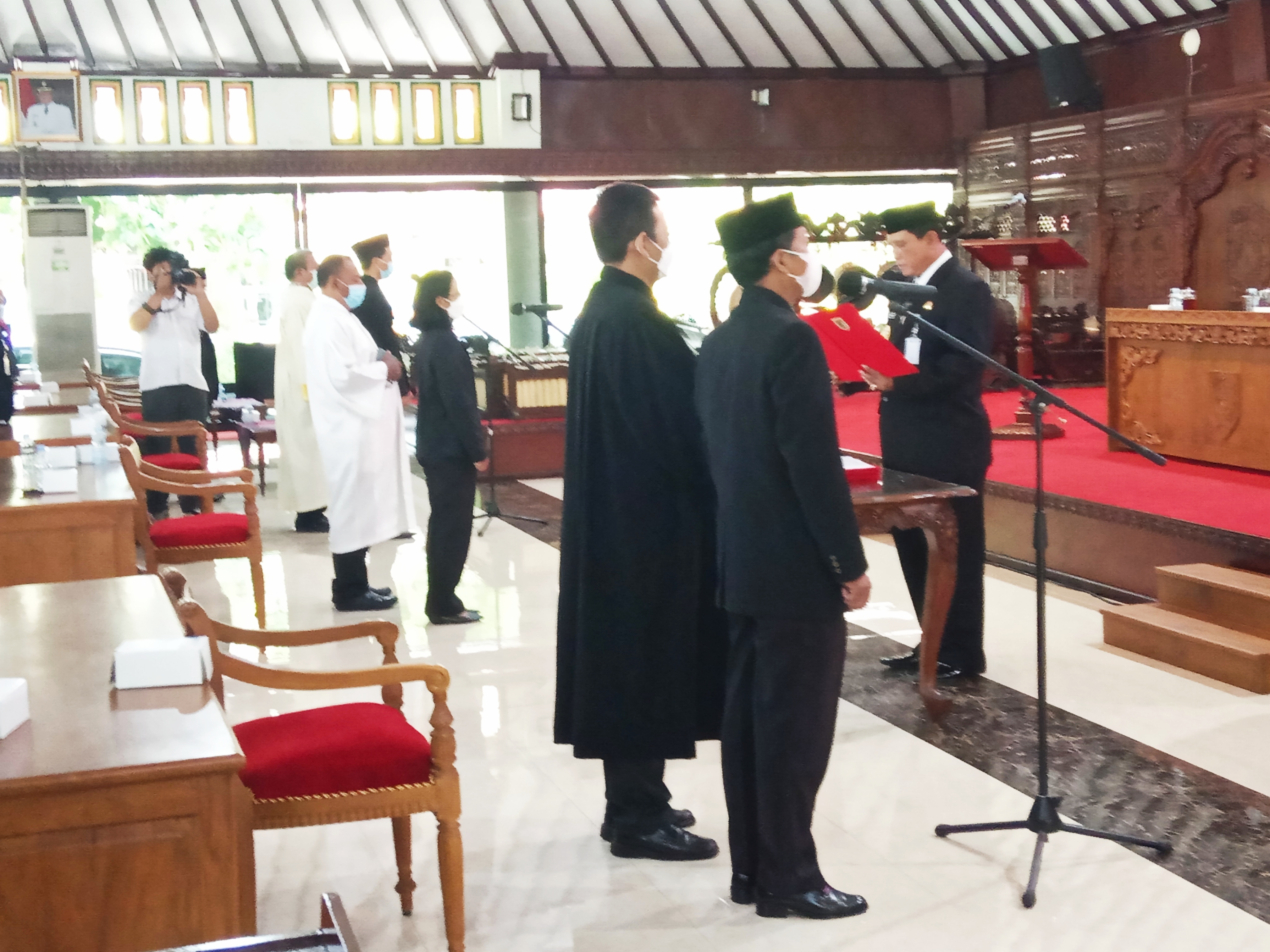 Wakil Bupati Klaten Yoga Hardaya melantik 96 pegawai negeri sipil