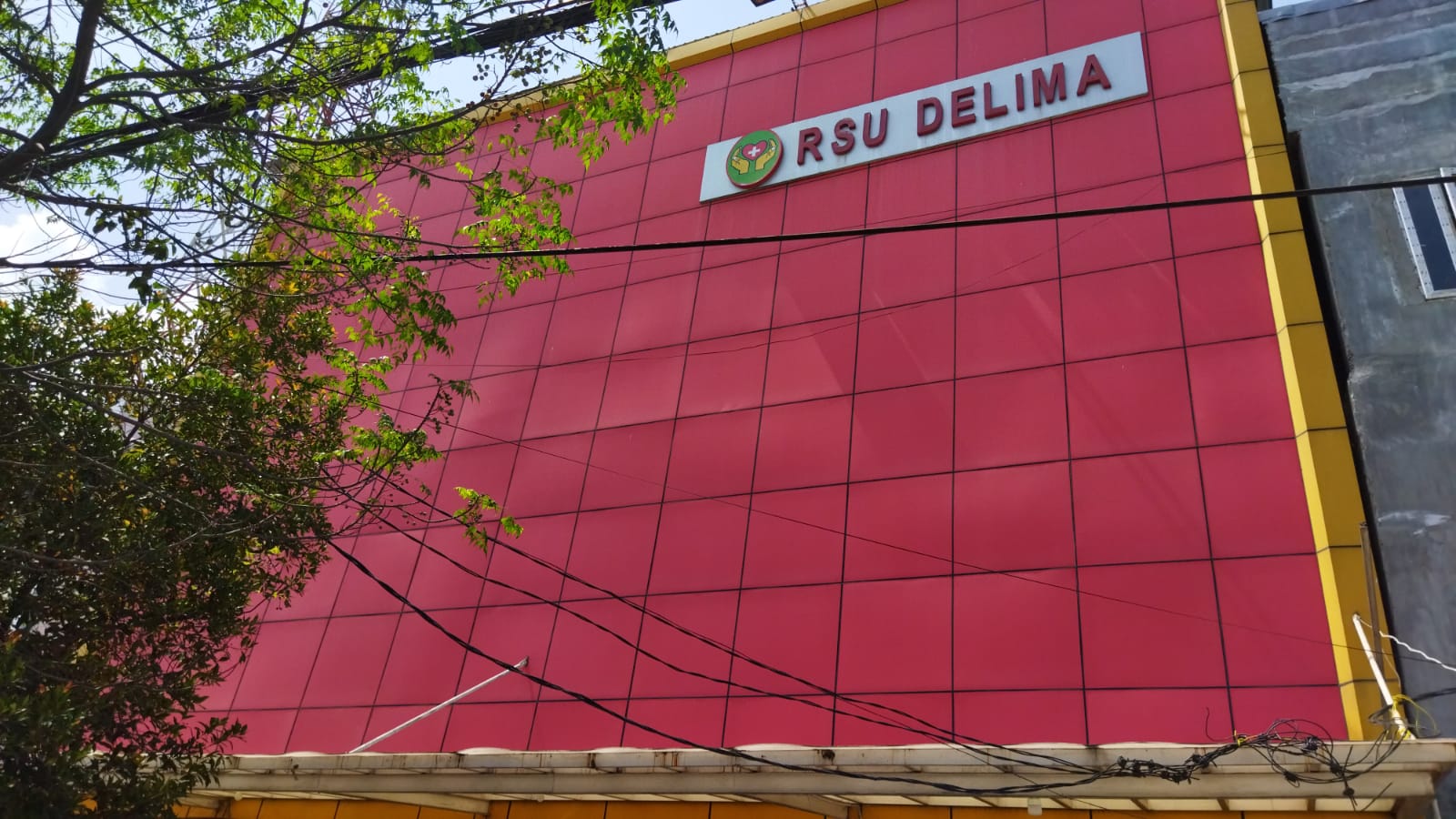 Rumah Sakit Umum Delima di Kecamatan Medan Labuhan, Kota Medan, Sumatra Utara.
