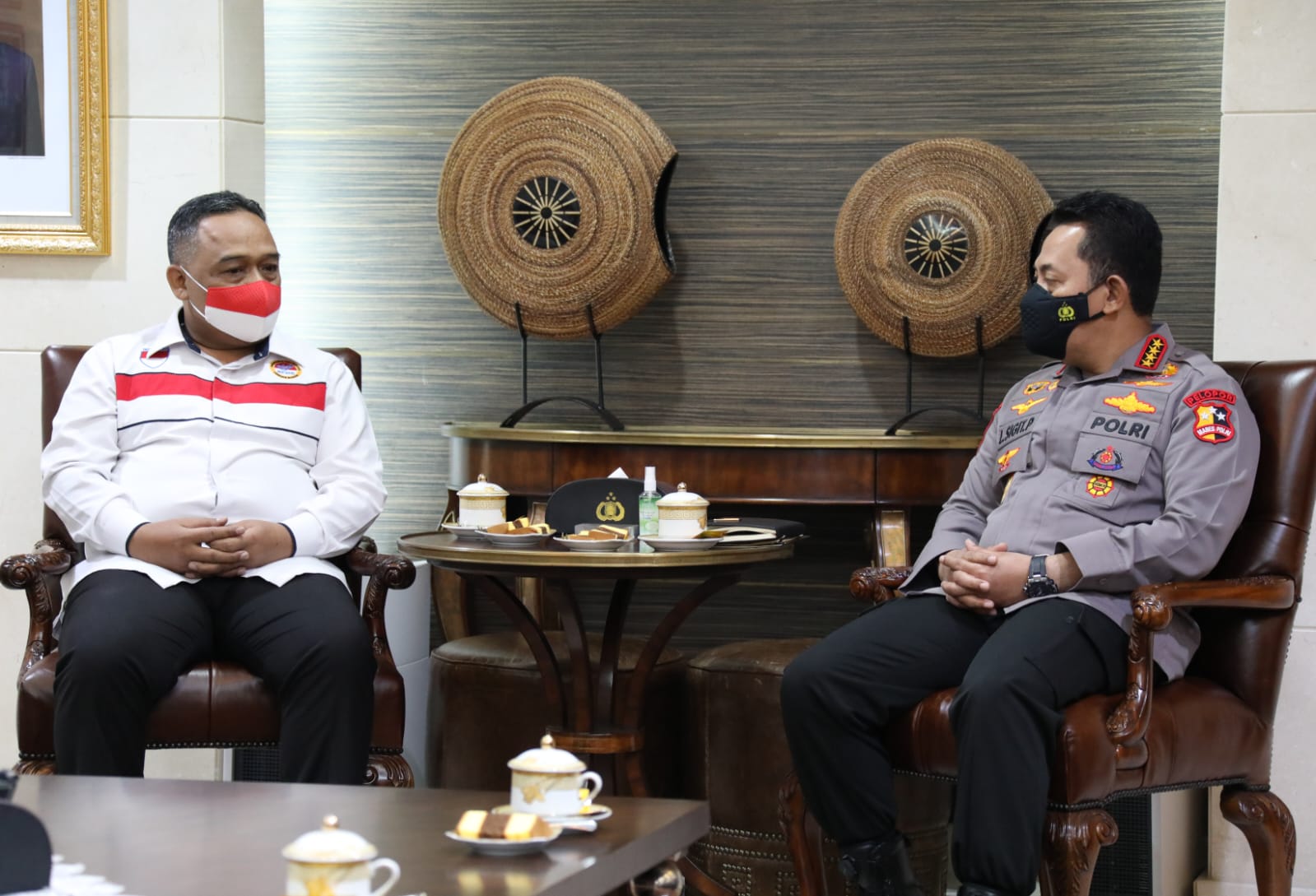 KAPOLRI Jenderal Listyo Sigit Prabowo beraudiensi dengan Kepala Badan Perlindungan Pekerja Migran Indonesia (BP2MI), Benny Rhamdani, di Mab 