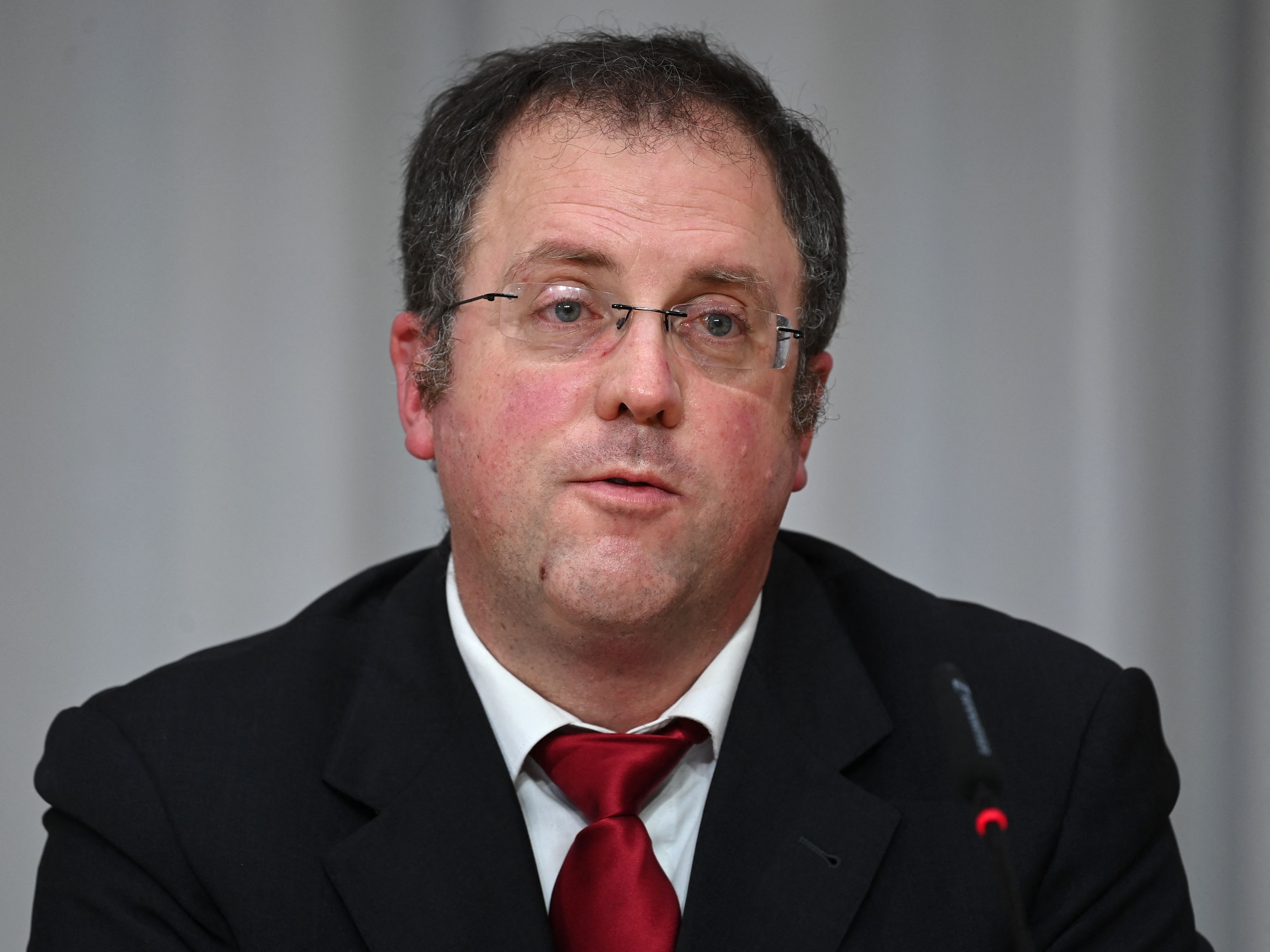 Pengacara Martin Pusch berbicara pada konferensi pers tentang laporan pelecehan seks anak di Keuskupan Agung Munich-Freising, Kamis (20/1).