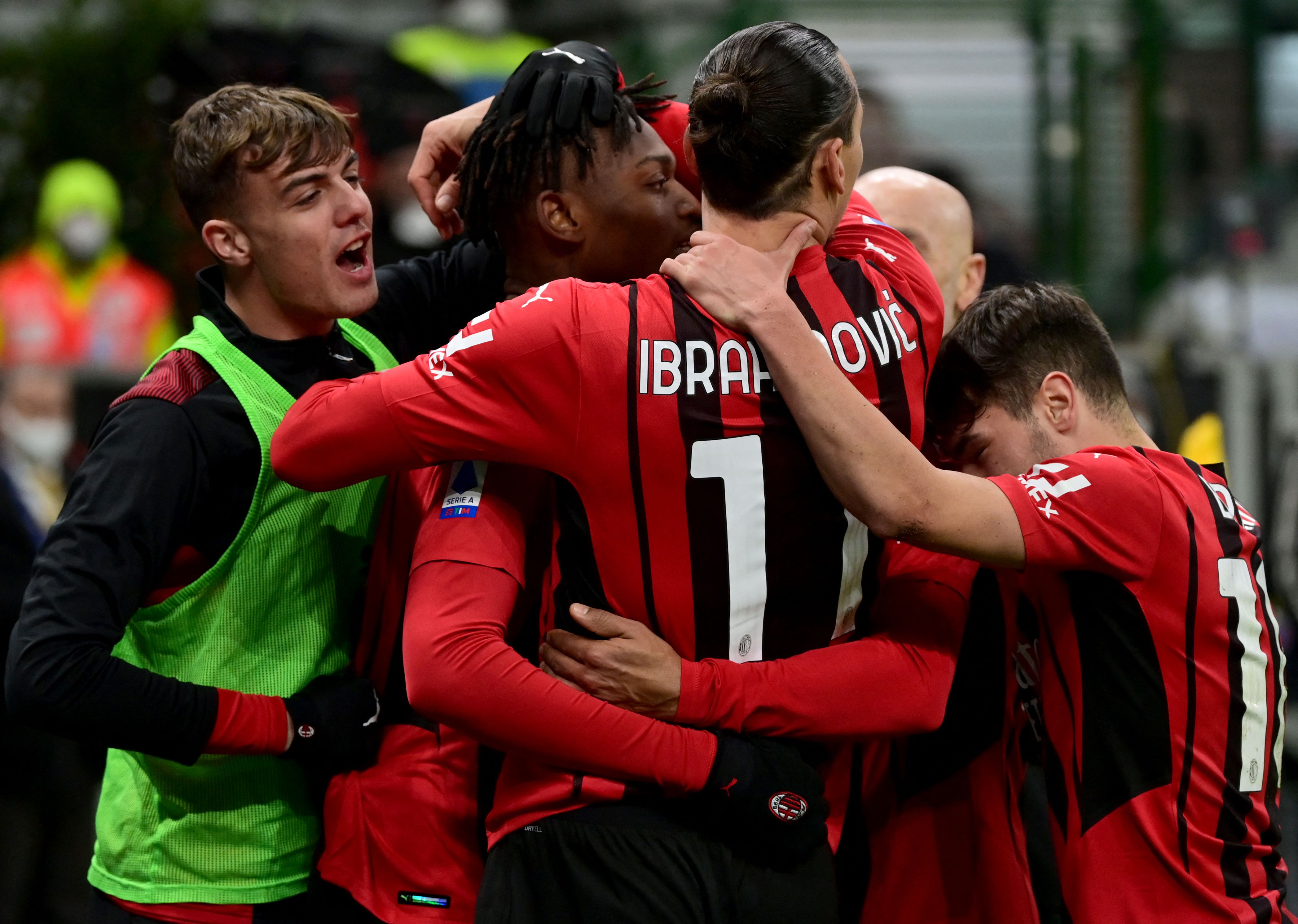 Kalahkan AS Roma, AC Milan Dekati Puncak Klasemen Serie A