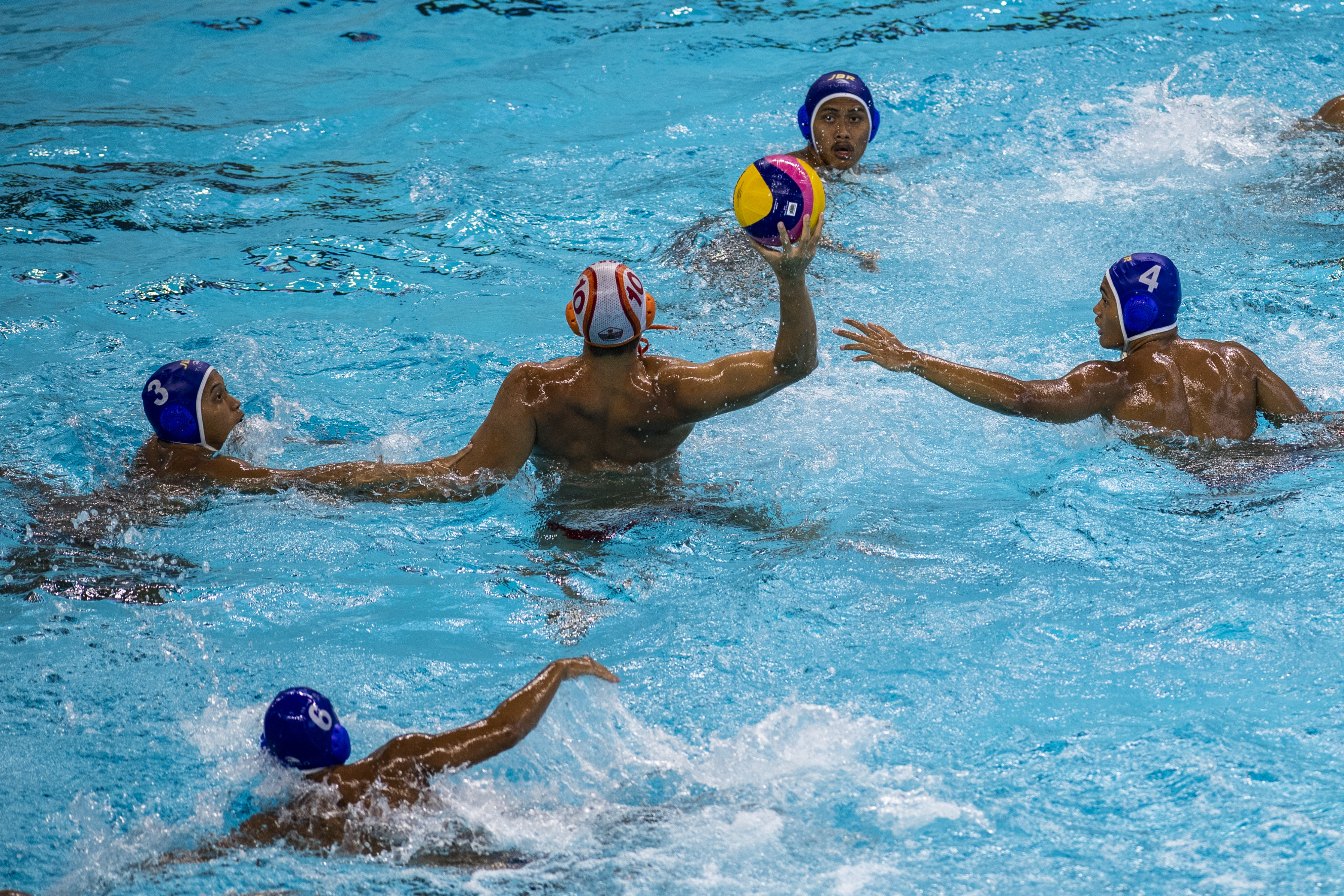 Ilustrasi--Pertandingan polo air di PON XX Papua.