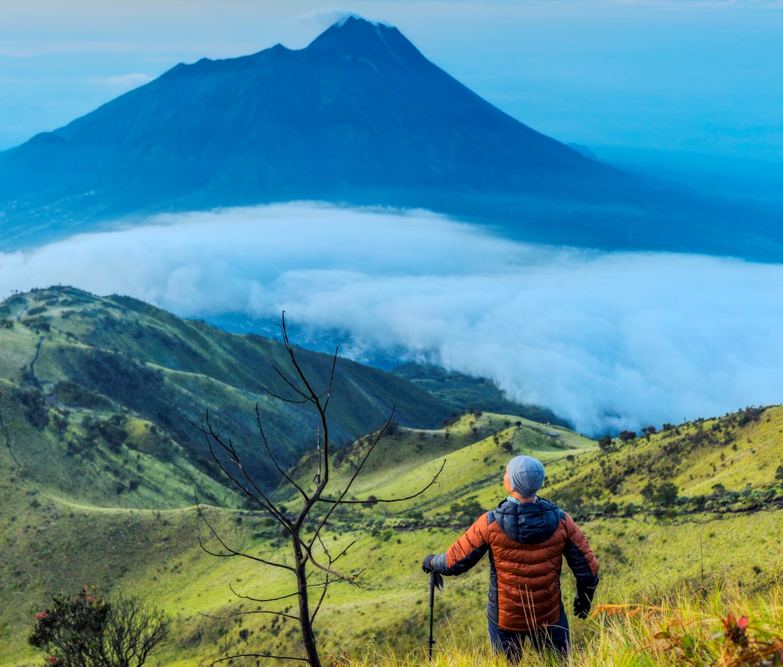 Panorama Gunung Merbabu, Jawa Tengah.