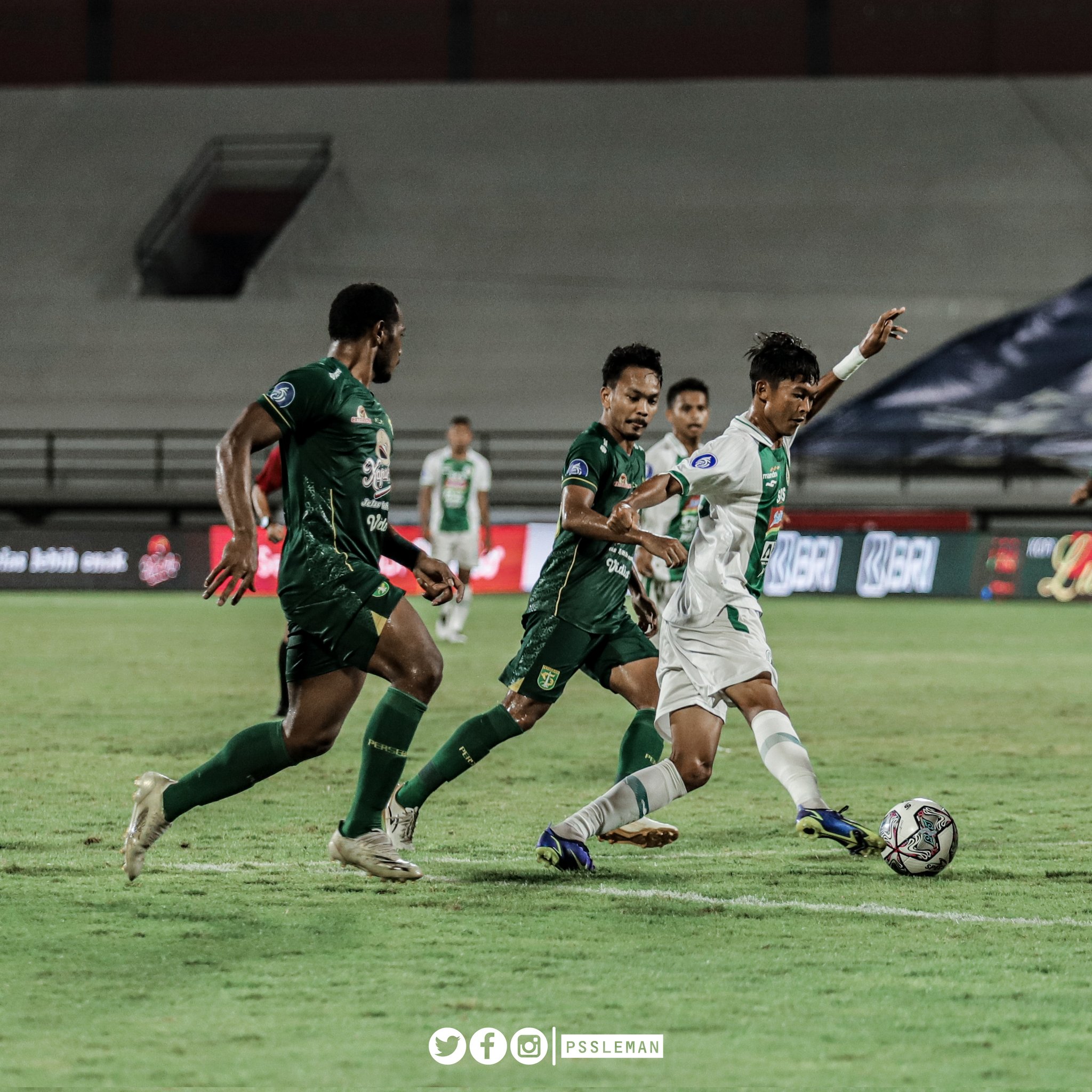 Persebaya versus PSS Sleman