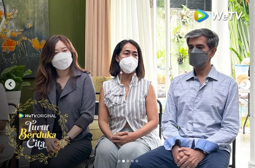 Sutradara Nia Dinata (tengah)