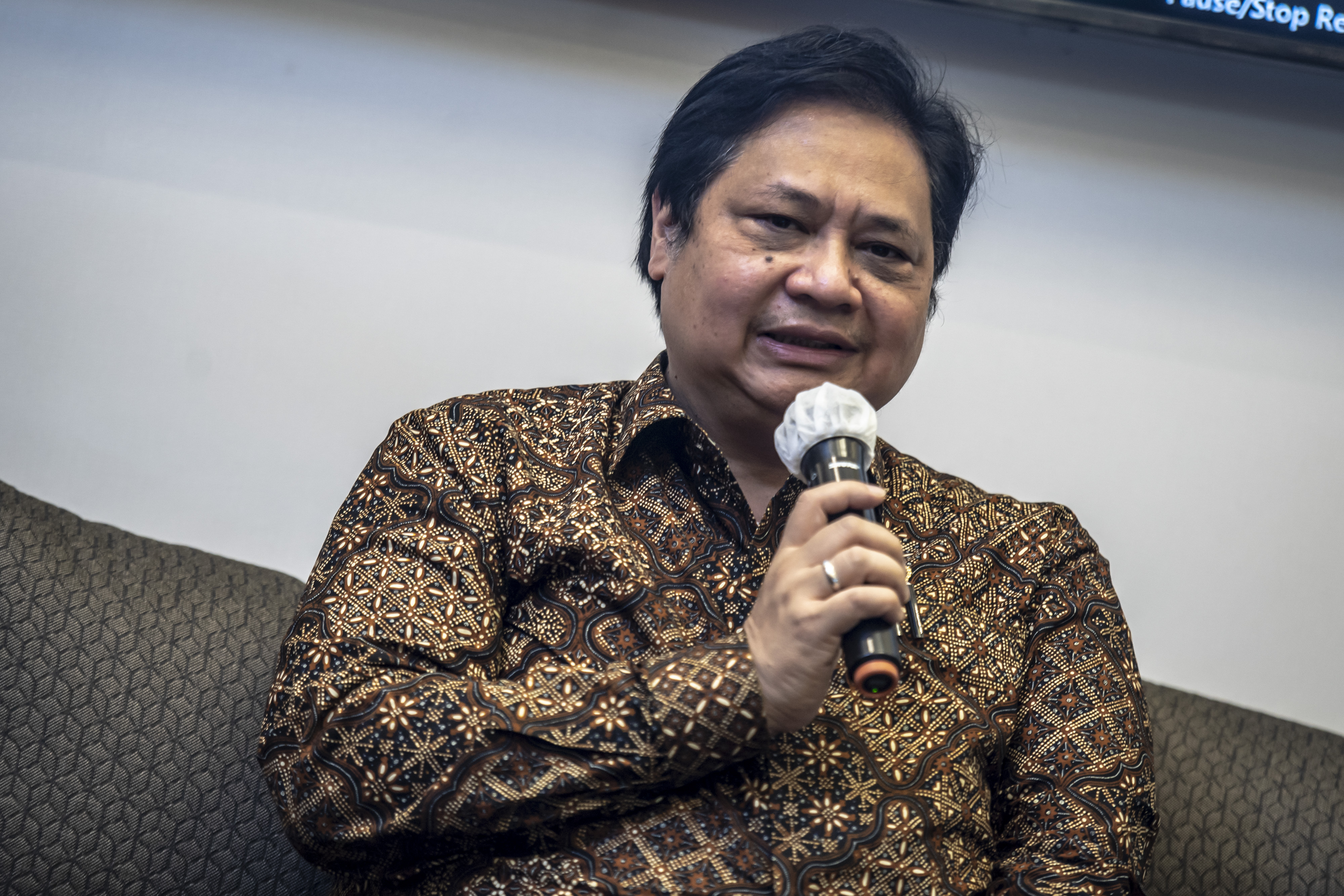 Menko Perekonomian Airlangga Hartarto menyatakan Indonesia menghadapi banyak tantangan pemulihan di 2022