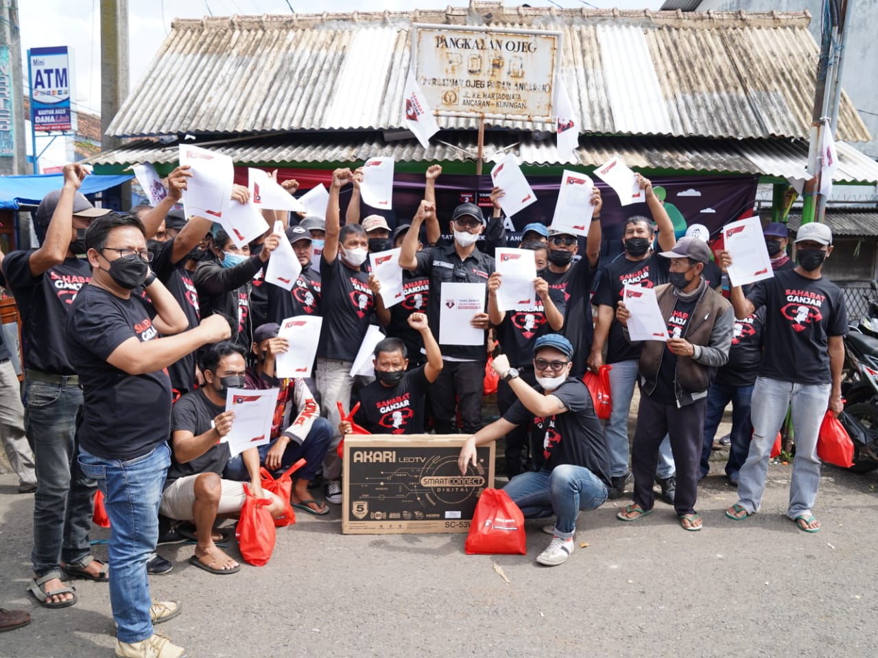 Sahabat Ganjar Jabar Rebut Simpati Lewat Aksi Sosial 