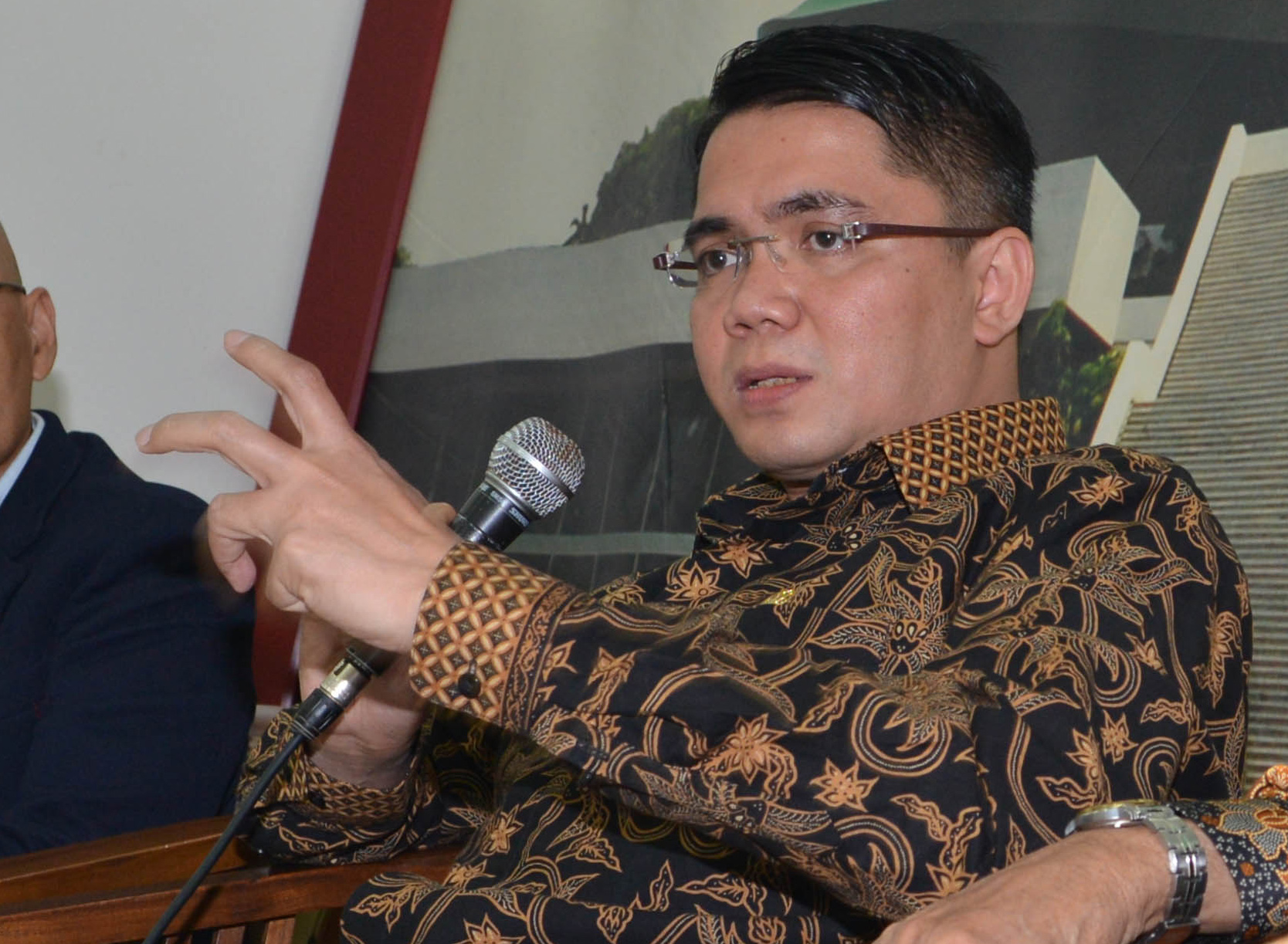 Anggota DPR asal Fraksi PDI Perjuangan Arteria Dahlan
