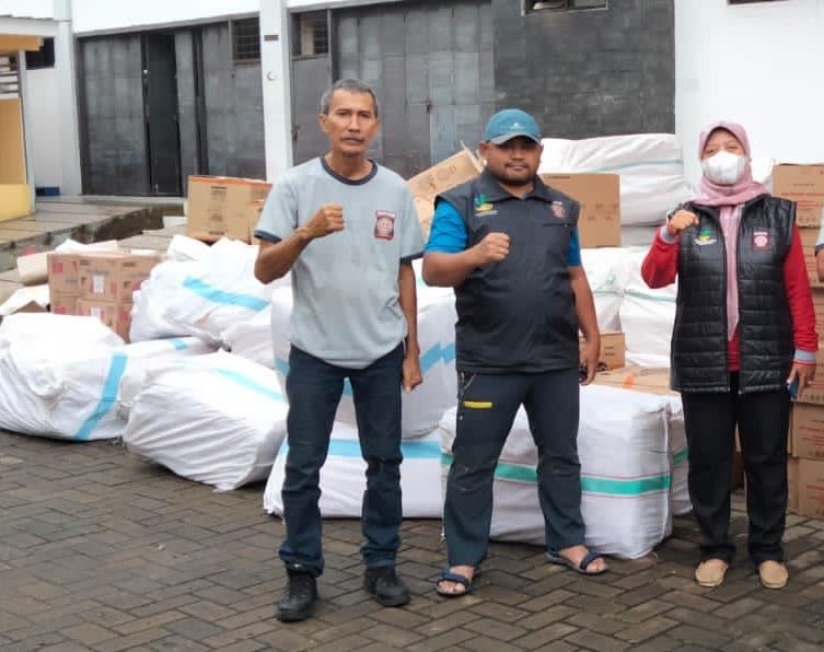 Kepala Dinas Sosial Provinsi Banten Nurhana, seusai menyerahkan bantuan awal logistik ke Dinsos Kab.Pandeglang, Sabtu (15/1)
