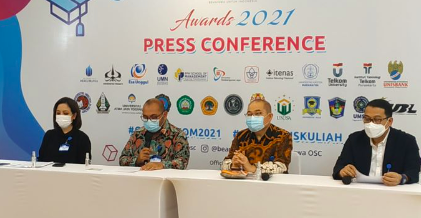 Konferensi Pers Pengumuman pemenang Beasiswa OSC Medcom.id 2021. 