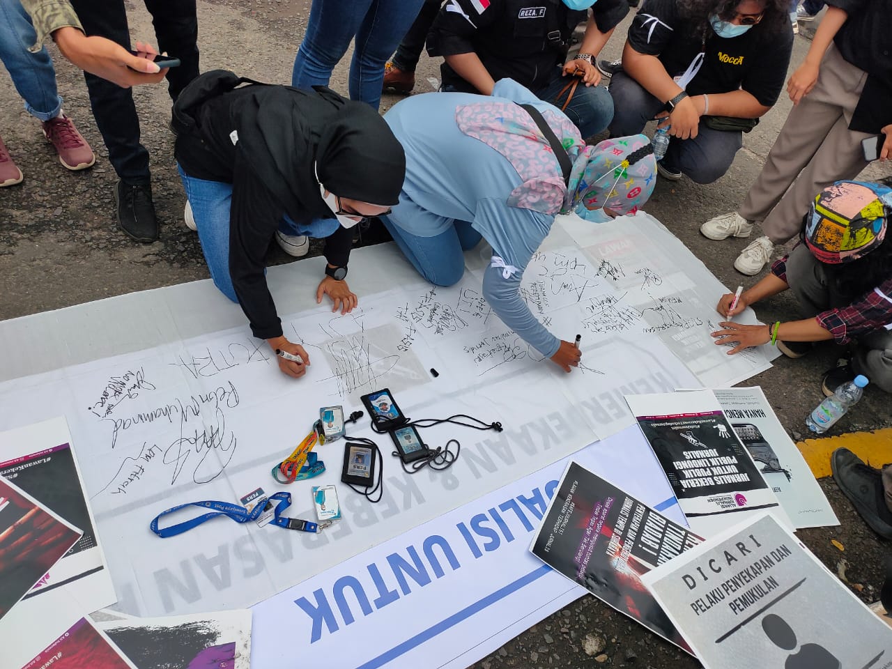 Aksi solidaritas kepada jurnalis, di Palembang, April 2021.  Imparsial mencatat kalangan jurnalis paling banyak menerima kekerasan.