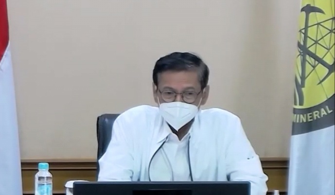 Direktur Jenderal Ketenagalistrikan Kementerian Energi dan Sumber Daya Mineral (ESDM) Rida Mulyana saat konferensi pers virtual, (18/1).
