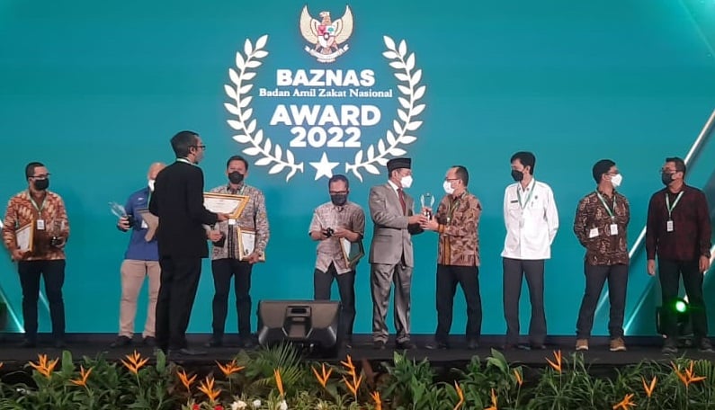 Media Indonesia meraih Baznas Award.