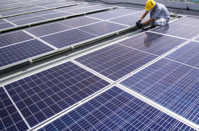 Pemanfaatan Pembangkit Listrik tenaga Surya