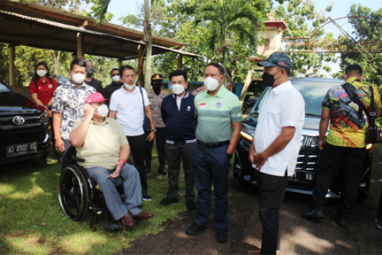 Menpora Zainudin Amali didampingi Ketua Umum NPC SAENJY Marbun dan Bupati Karanganyar Juliyatmono meninjau lokasi pembangunan TC NPC.