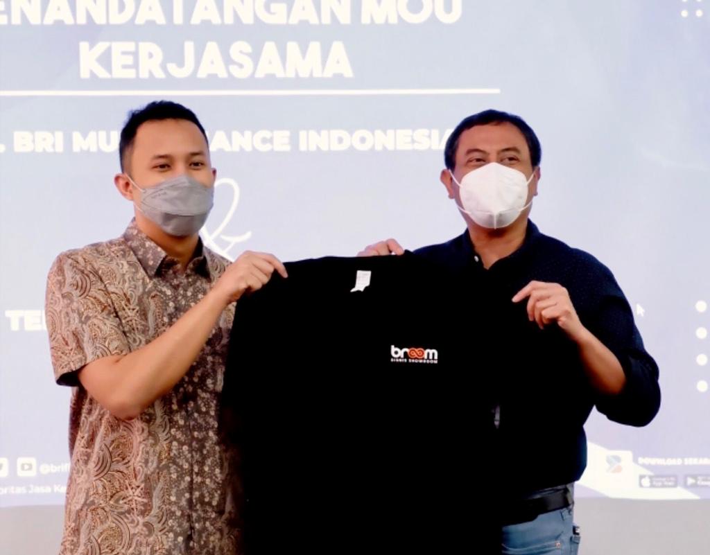 Peresmian kerja sama broom.id bersama Primartono Gunawan, Direktur Bisnis BRI Finance di Jakarta, beberapa waktu lalu.
