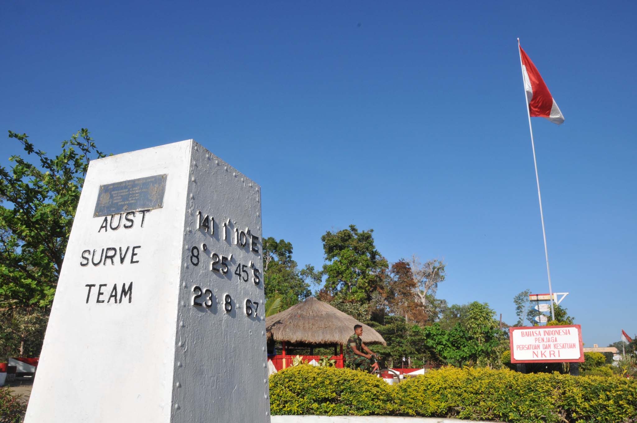 Tugu perbatasan Indonesia-Papua Nugini.