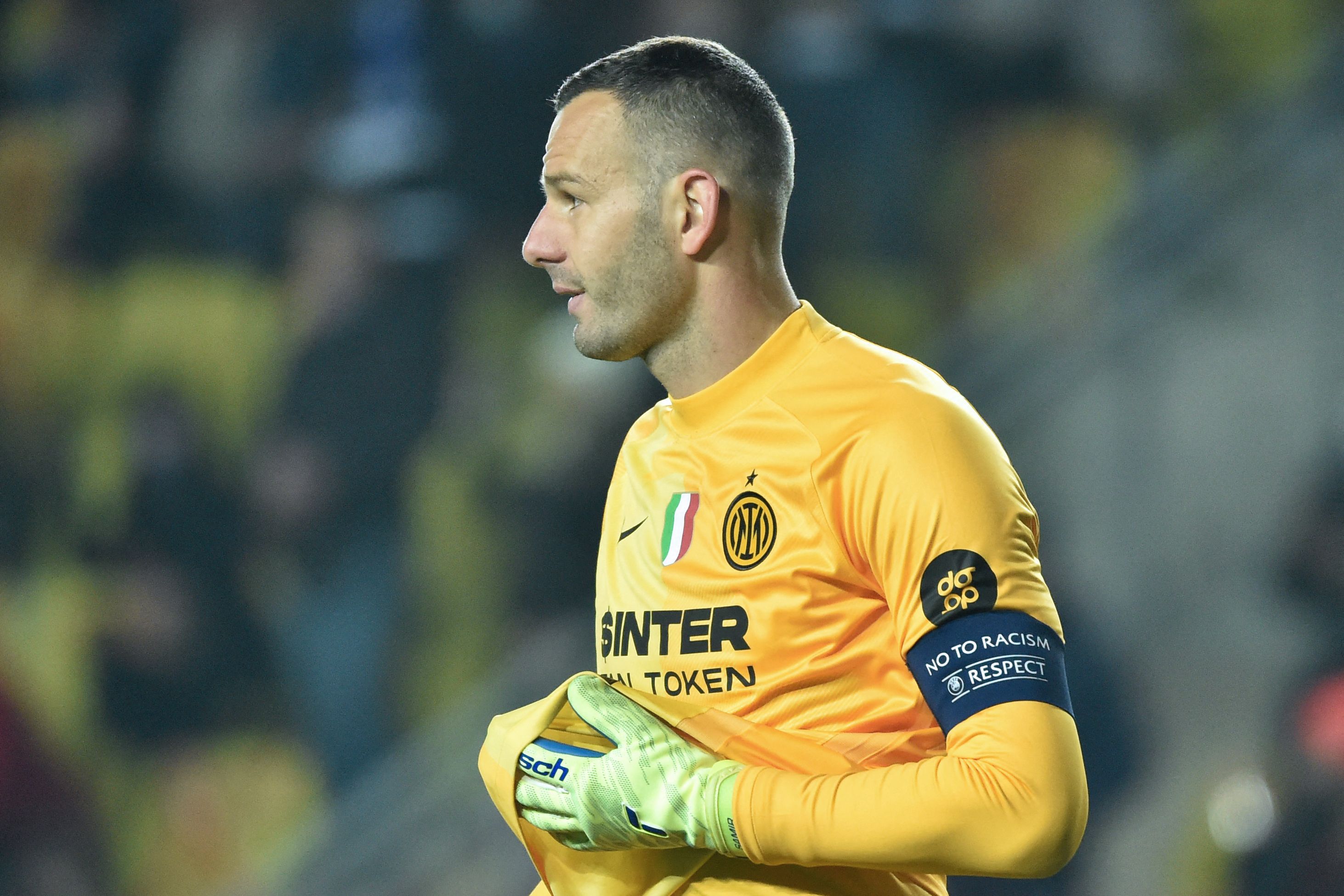 Penjaga gawang Inter Milan Samir Handanovic