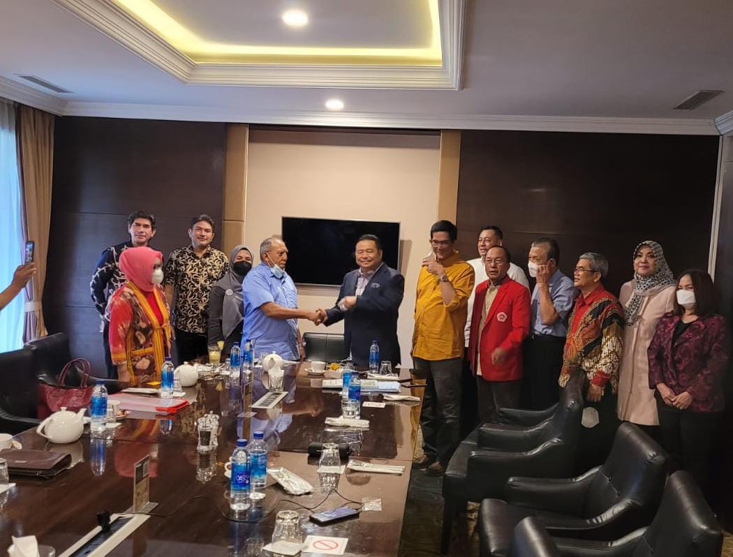 Pelunasan pembayaran gedung untuk kantor sekretariat nasional DPN Peradi, di by pas Jakartaku Timur, Kamis (20/1) 