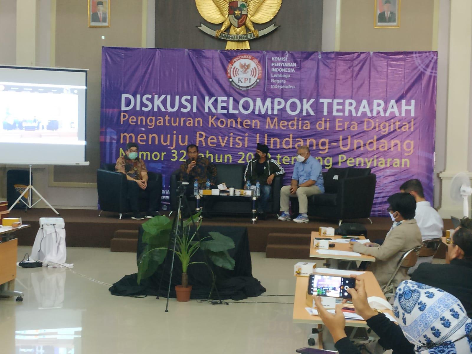 Masyarakat Telematika Indonesia (Mastel) meminta media sosial diatur dalam UU Penyaiaran yang tengah direvisi di DPR-RI.