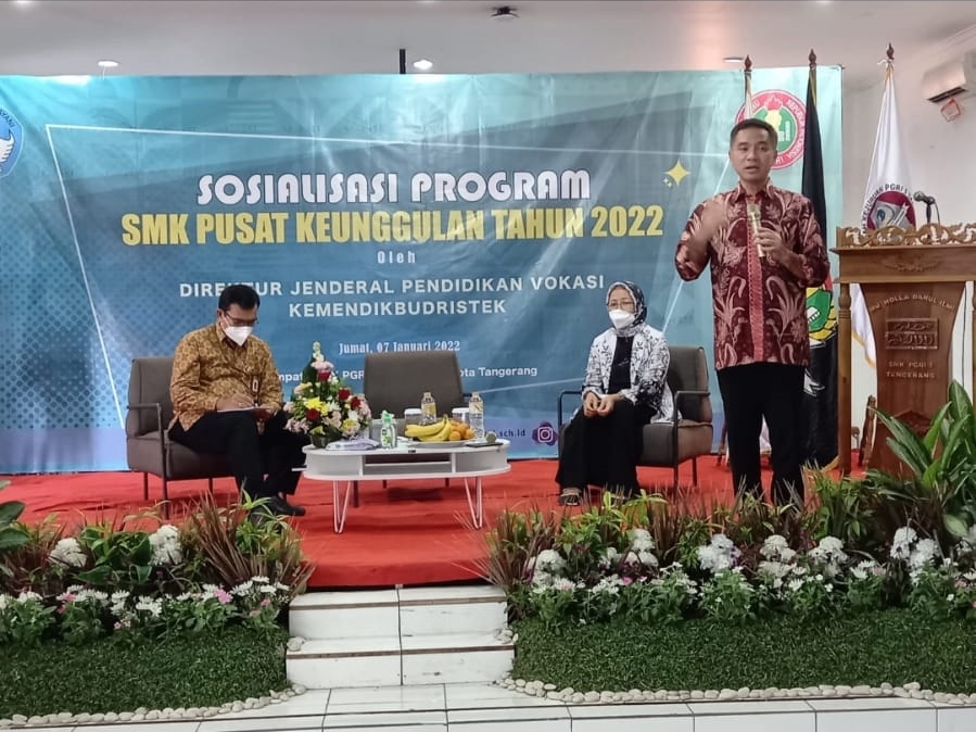 Selama ini SMK sudah dinilai masyarakat sebagai ujung tombak penyerapan para pelajar untuk menuju jenjang dunia kerja. 