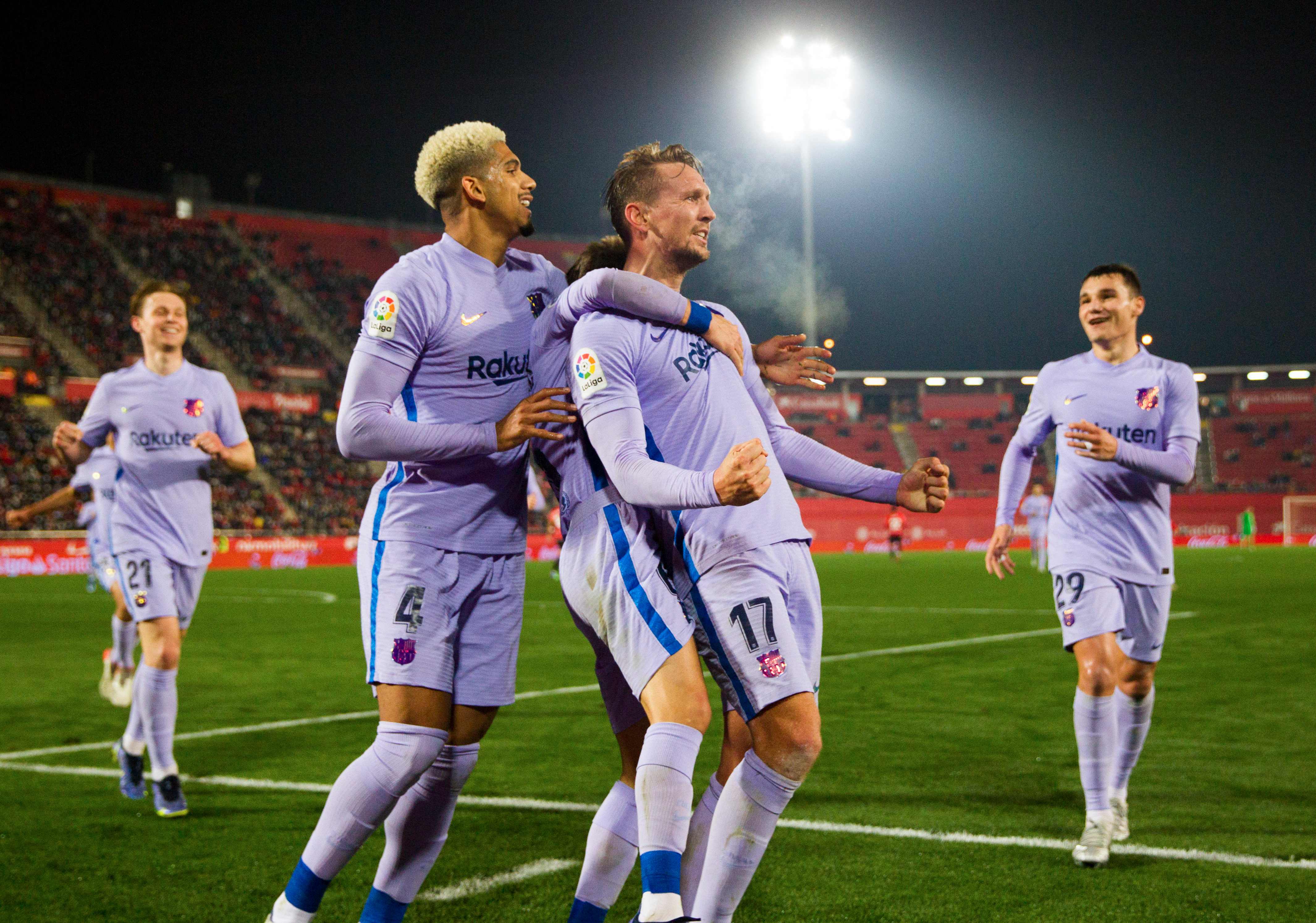 Para pemain Barcelona melakukan selebrasi usai mencetak gol ke gawnag Mllorca di laga La Liga.