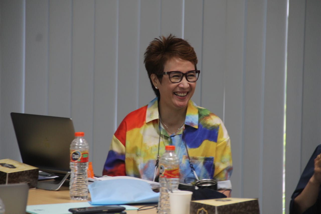 Ketua PBSI Kudus periode 2021 - 2025, Yuni Kartika janjikan lima turnamen bulutangkis digelar selama kepemimpinannya.