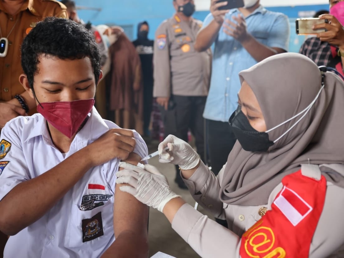 Vaksinasi covid-19 di Makassar, Sulsel.