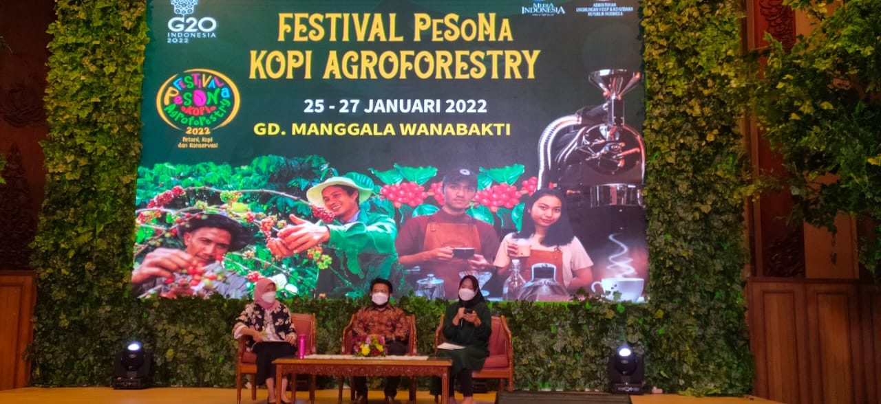 Talkshow Nunggu Sunset bertajuk Bijak Kelola Sampah saat Pandemi di KLHK, Selasa (25/1).