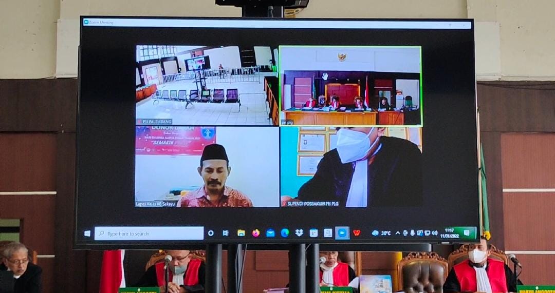 Persidangan kasus korupsi dana desa Madya Mulya, Lalan Kabupaten Musi Banyuasin, Sumseldi PN Negeri Palembang, Selasa (11/1).