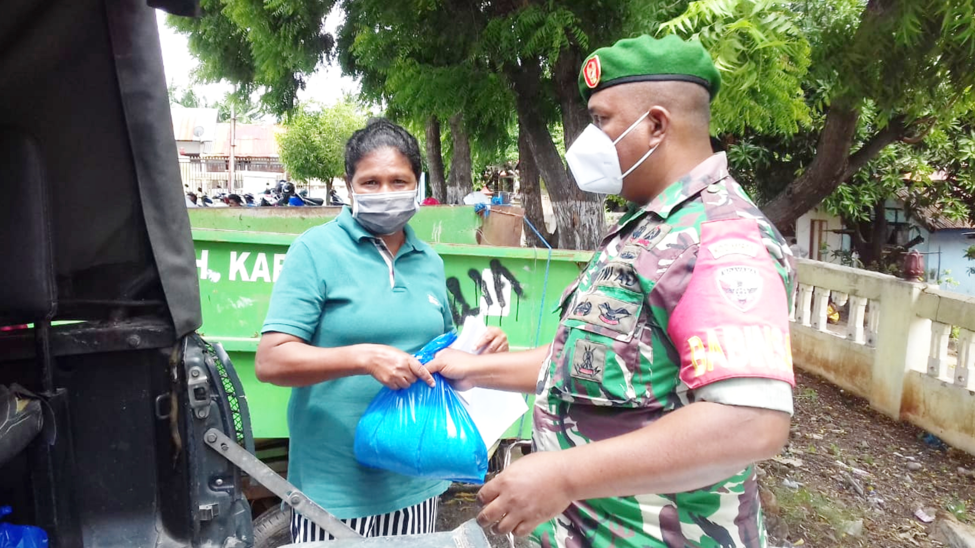  Peserta Vaksin Lansia di Sikka Dapat Fasilitas Antar Jemput dan Beras 