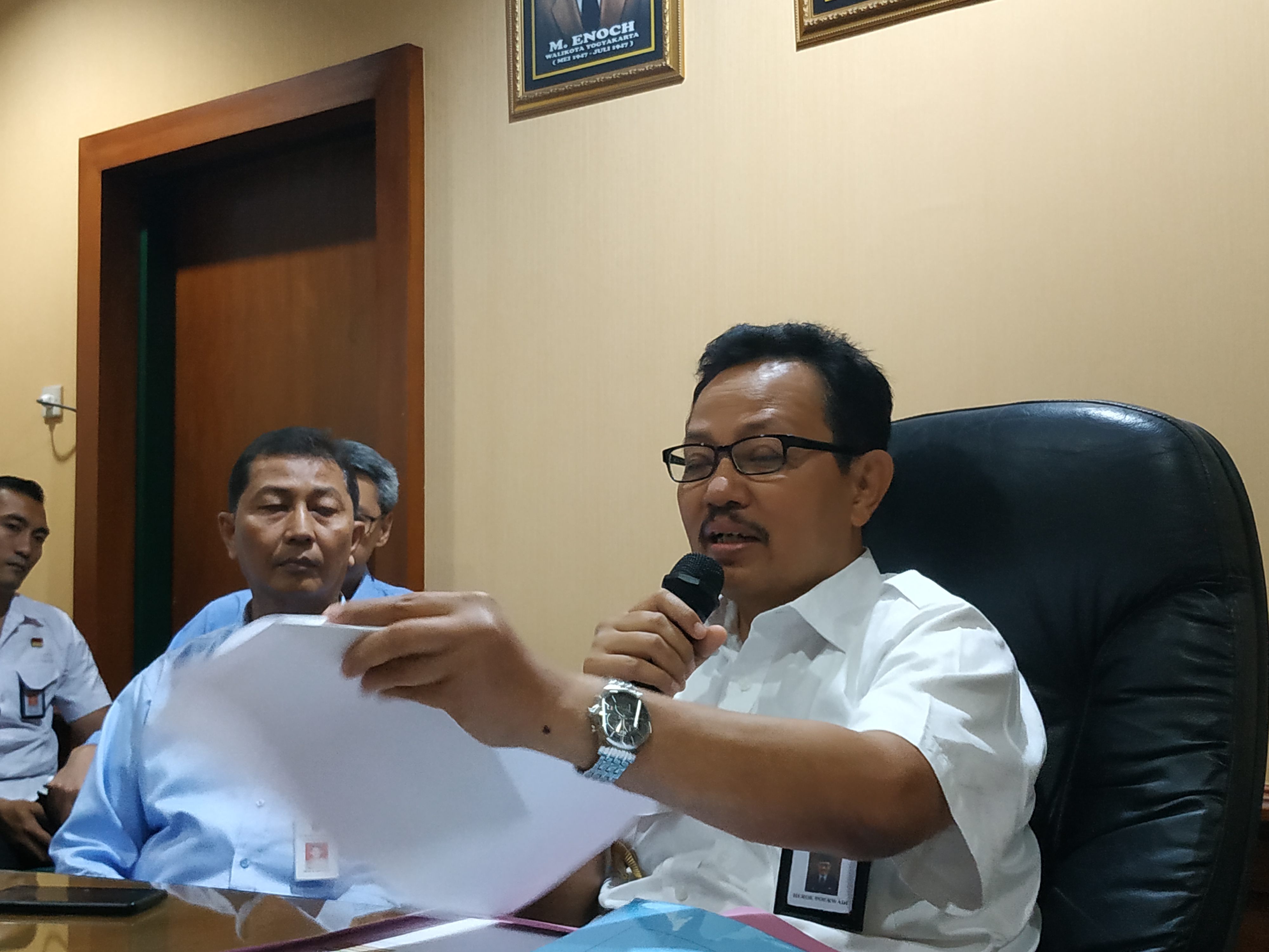 Wakil Wali Kota Yogyakarta Heroe Poerwadi (kanan)