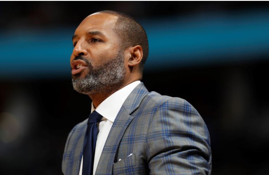 Asisten pelatih Brooklyn Nets David Vanterpool