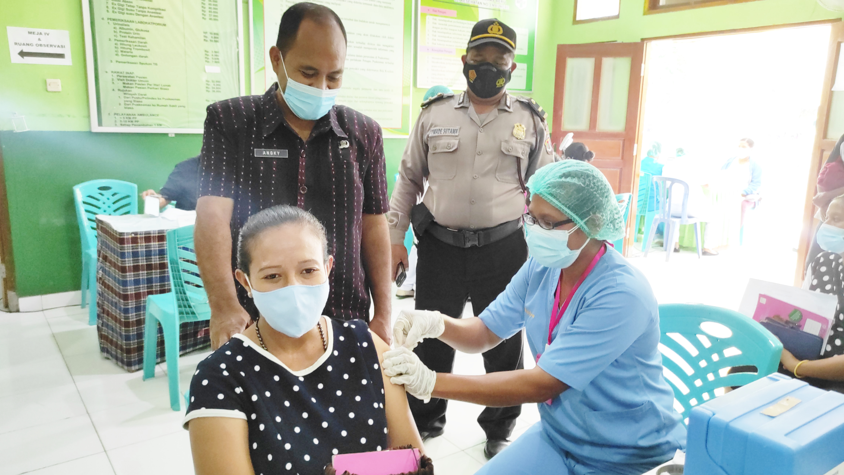 Vaksinasi covid-19 di Kabupaten Sikka, NTT