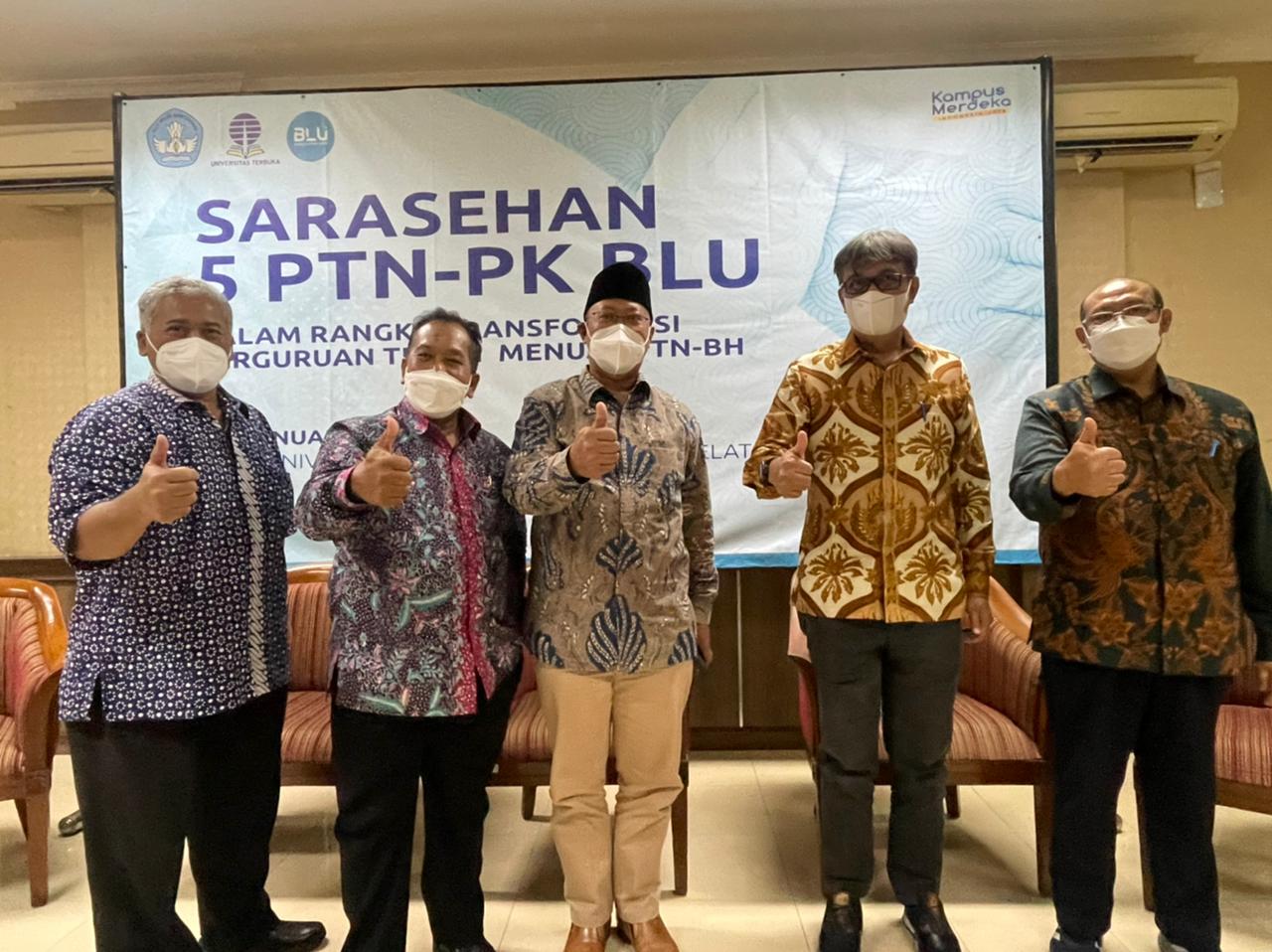 Kiri-kanan) Prof Sumaryanto, Prof. Fathur Rokhman, Prof Ojat Darojat, Prof Dr Samsul Rizal, dan Prof Bambang Yulianto.