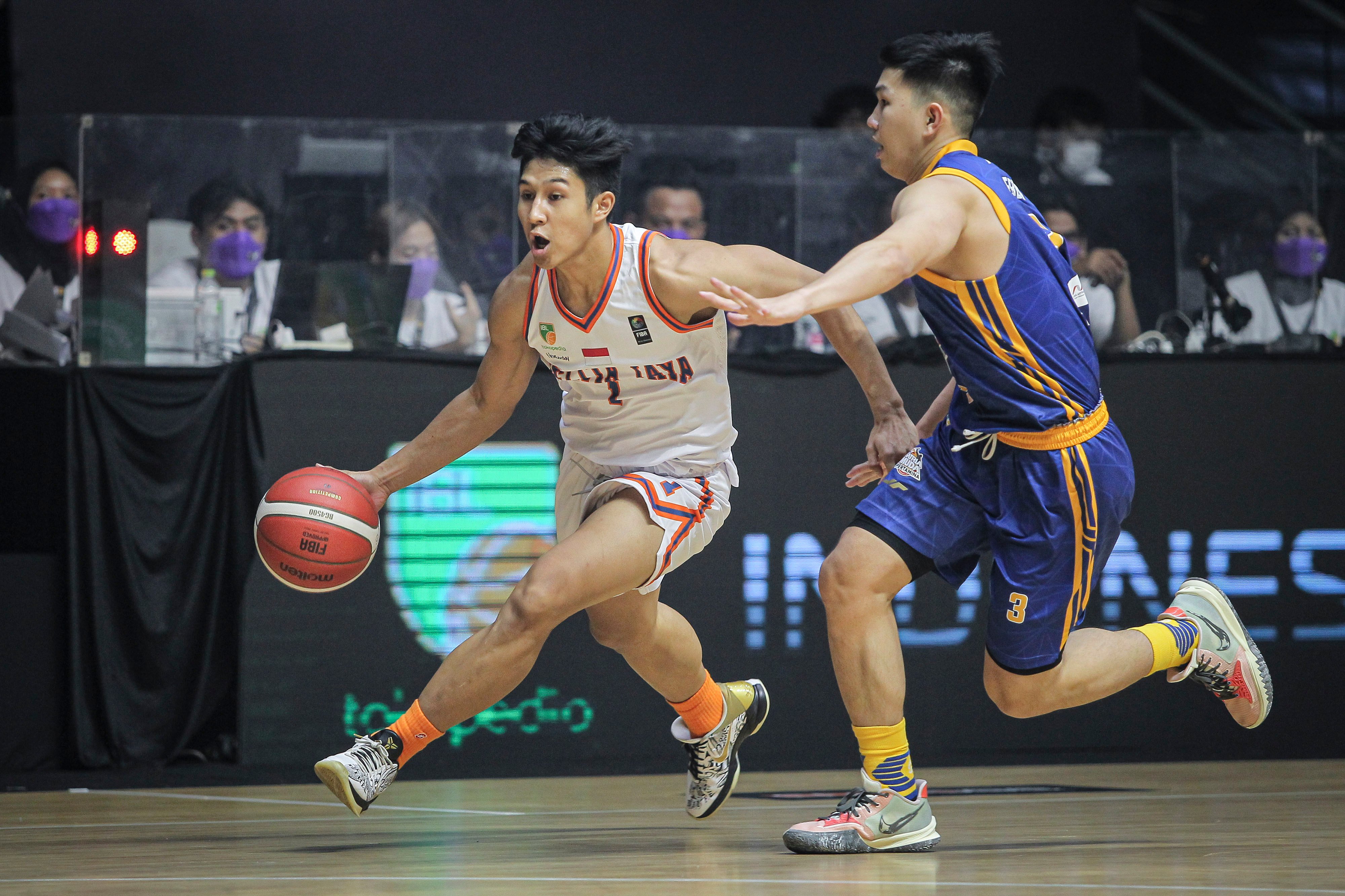 Laga IBL antara Pelita Jaya Bakrie Jakarta dan Satria Muda Pertamina Jakarta.