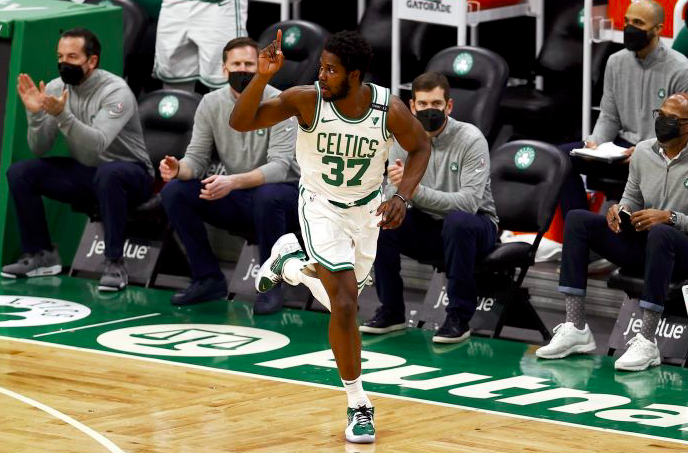 Forward Boston Celtics, Semi Ojeleye tampil memukau dengan mencetak 24 poin, 6 rebound, dalam pertandingan Liga NBA musim 2020/2021.