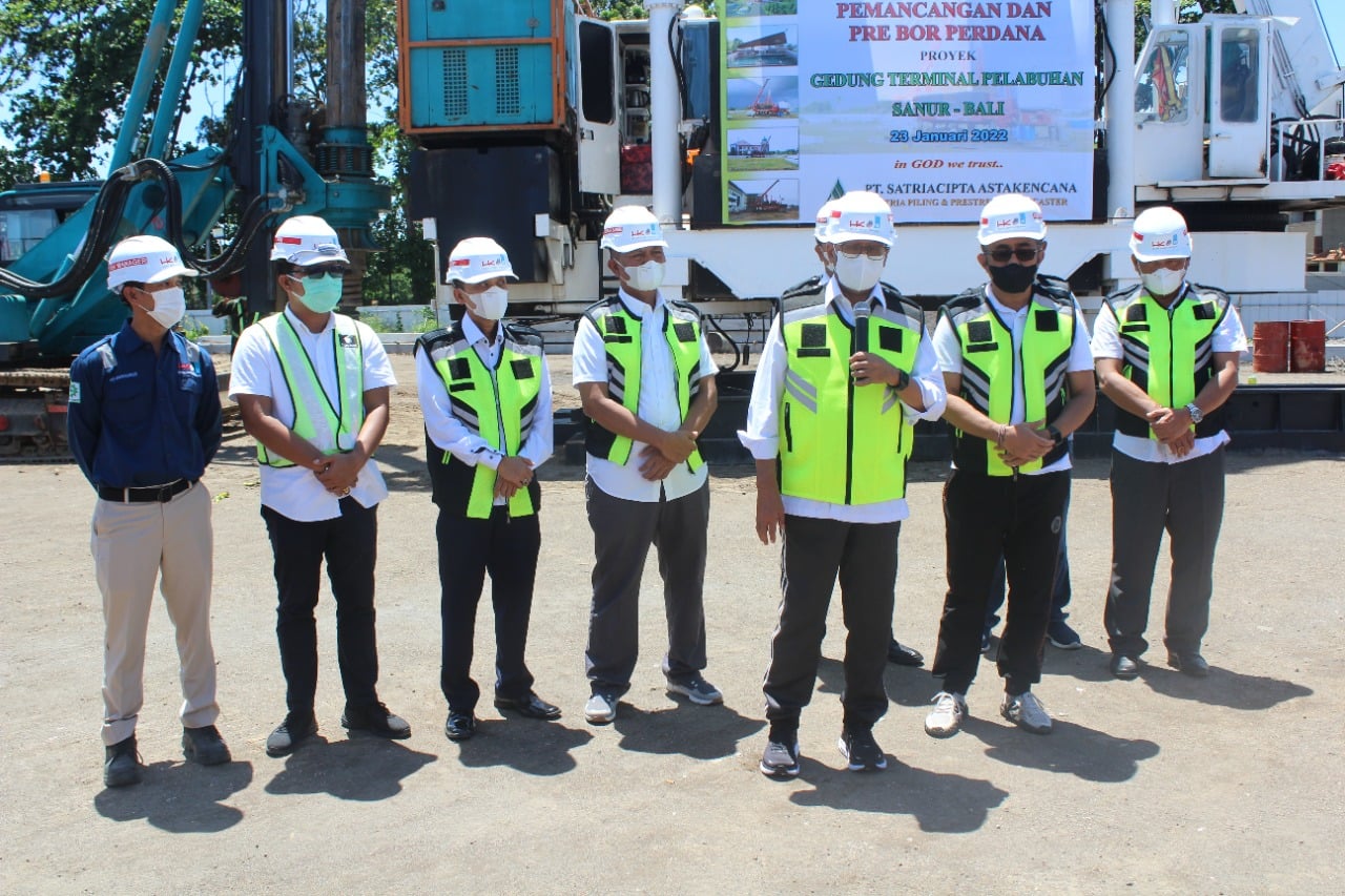 Menhub BUdi Karya SUmadi meeinjau pembangunan Pelabuhan Sanur