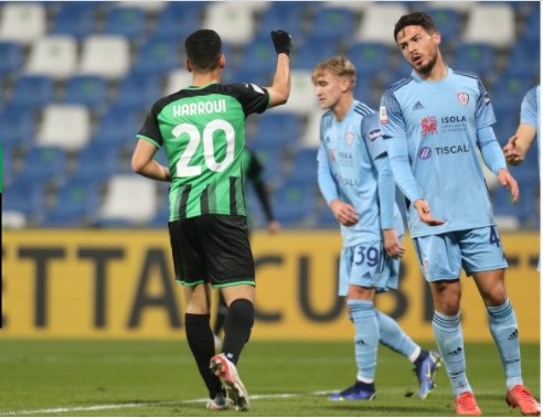 Pemain Sassuolo Abdou Harroui melakukan selebrasi usai mencetak gol ke gawang Cagliari di laga Coppa Italia.