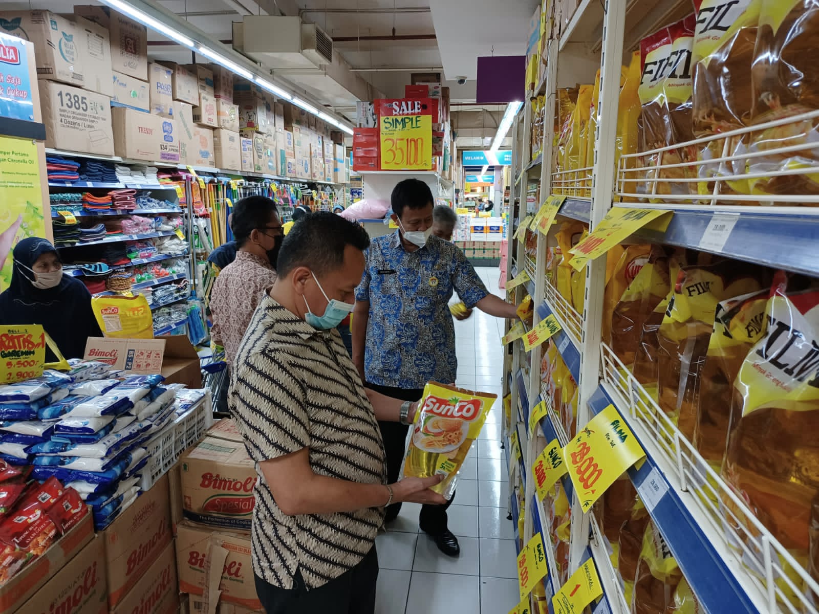 Ketersediaan minyak goreng (Migor) satu harga Rp14 ribu per liter dijamin aman di Kota Bekasi.