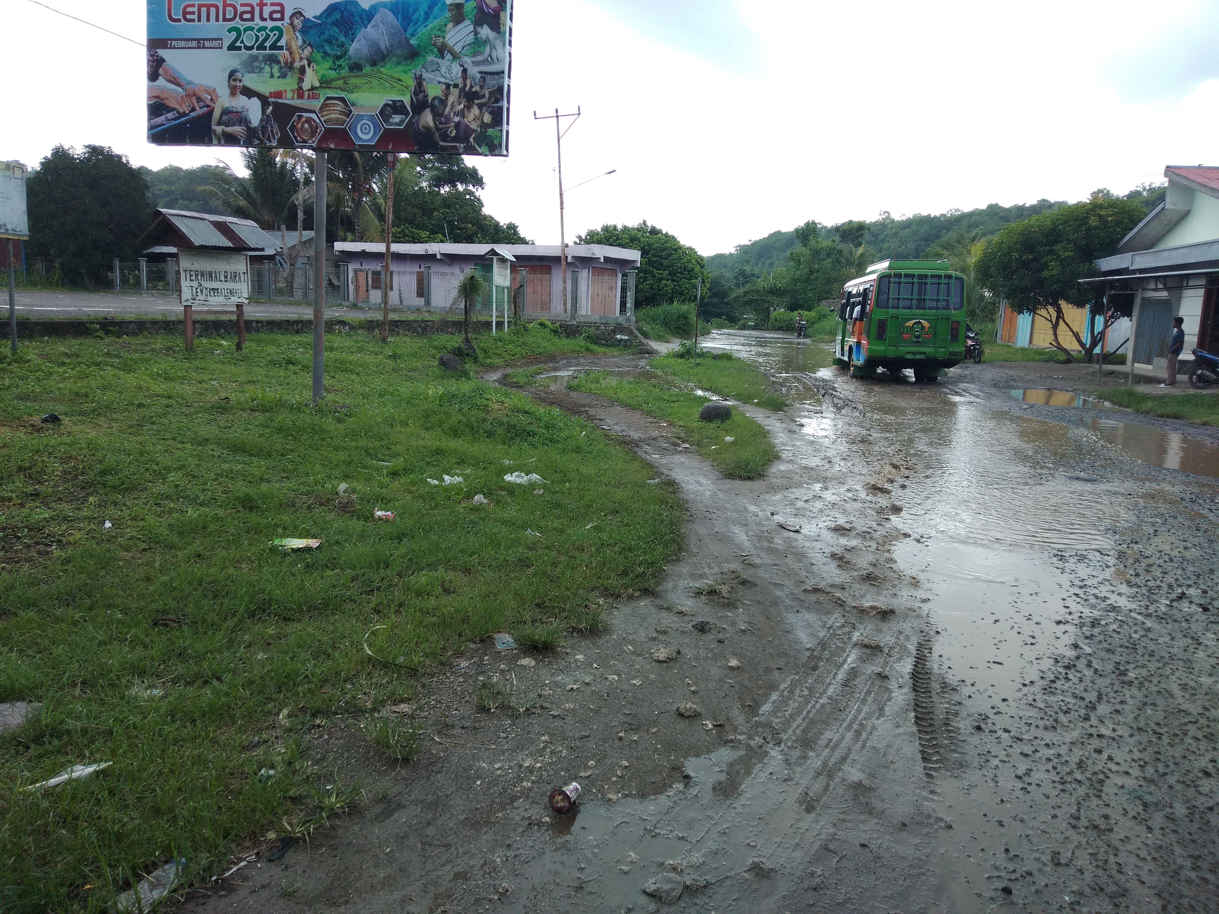 Janji Bangun Jalur Tengah Waikomo-Uruor-Wulandoni Meleset Lagi