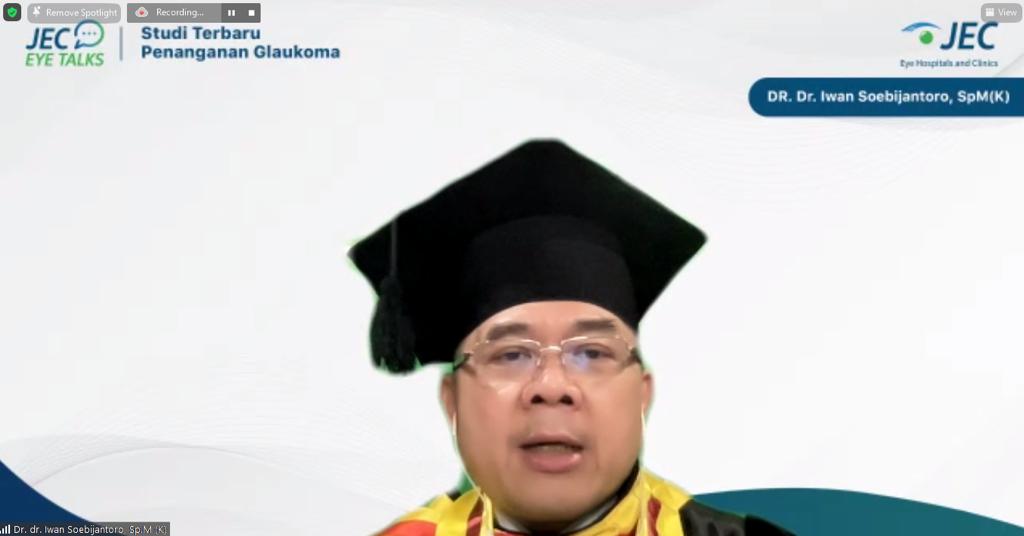 Spesialis mata dari JEC, Dr. dr. Iwan Soebijantoro, SpM(K) meraih gelar doktor dari Fakultas Kedokteran,Universitas Gadjah Mada.