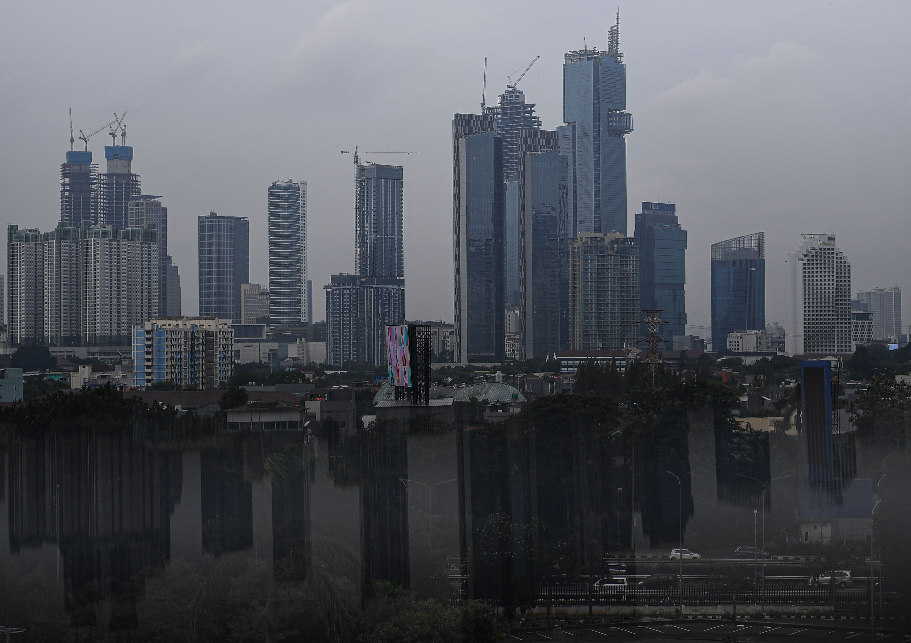 Pemandangan gedung bertingkat di Jakarta